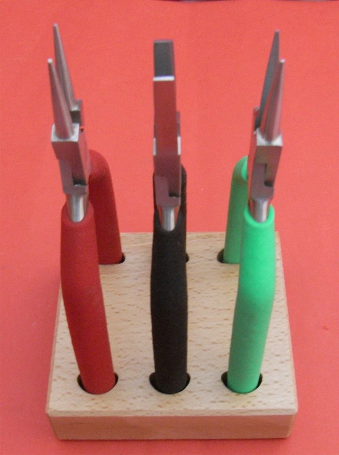 PLIER SET ON WOODEN BASE - Click Image to Close