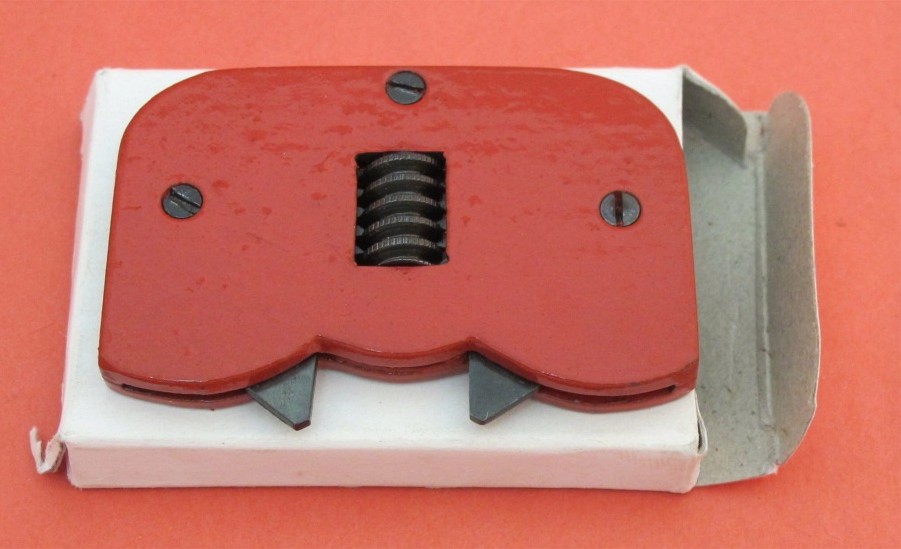 POCKET TYPE CASE OPENER (RED) - Click Image to Close