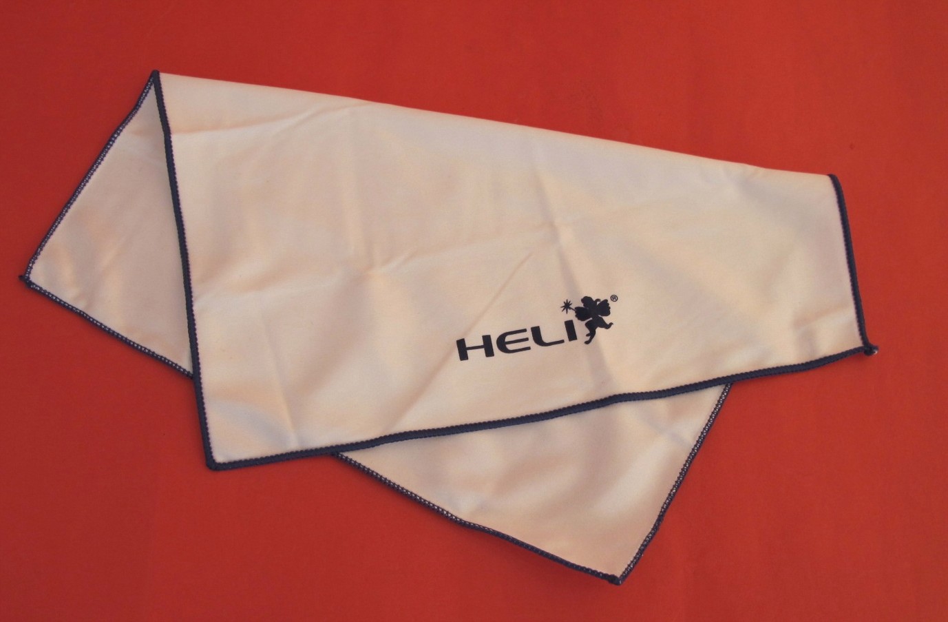 UNIVERSAL CLEANING CLOTH